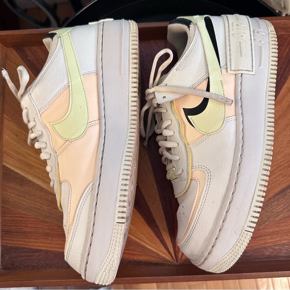 Nike Air Force 1 Low Shadow
Summit White Barely Volt Crimson Tint (Women's) - Picture 8 of 12